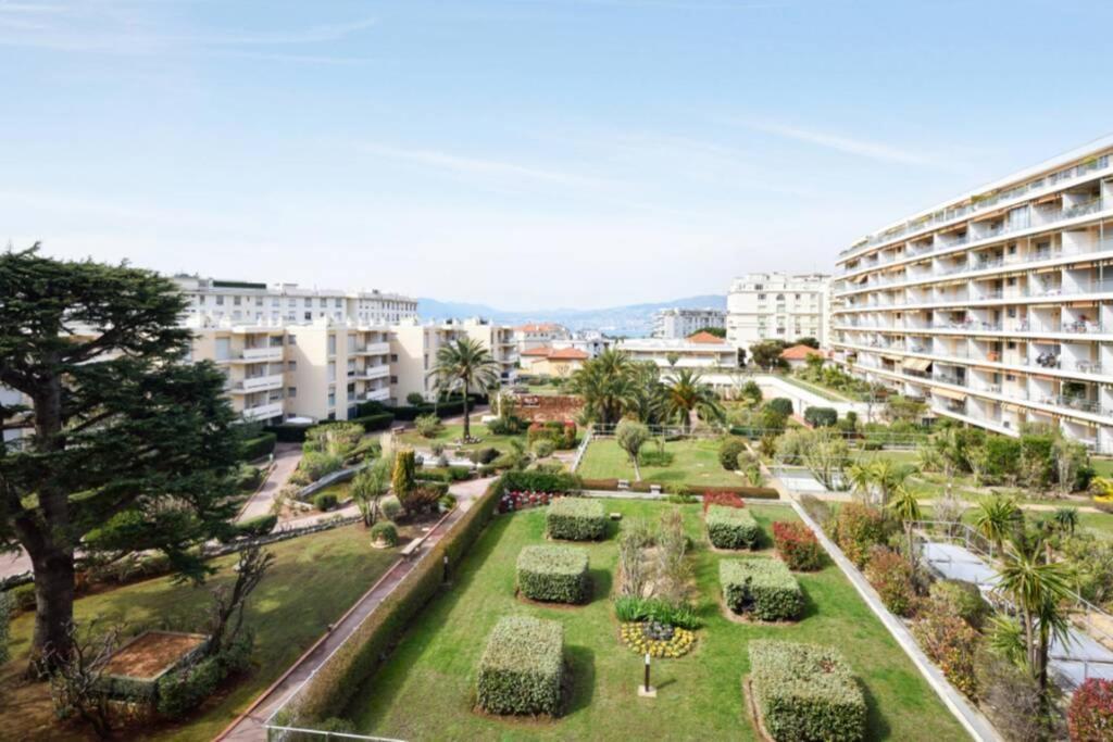 Appartement Spacieux Avec Vue Mer Proche Du Centre 戛纳 外观 照片